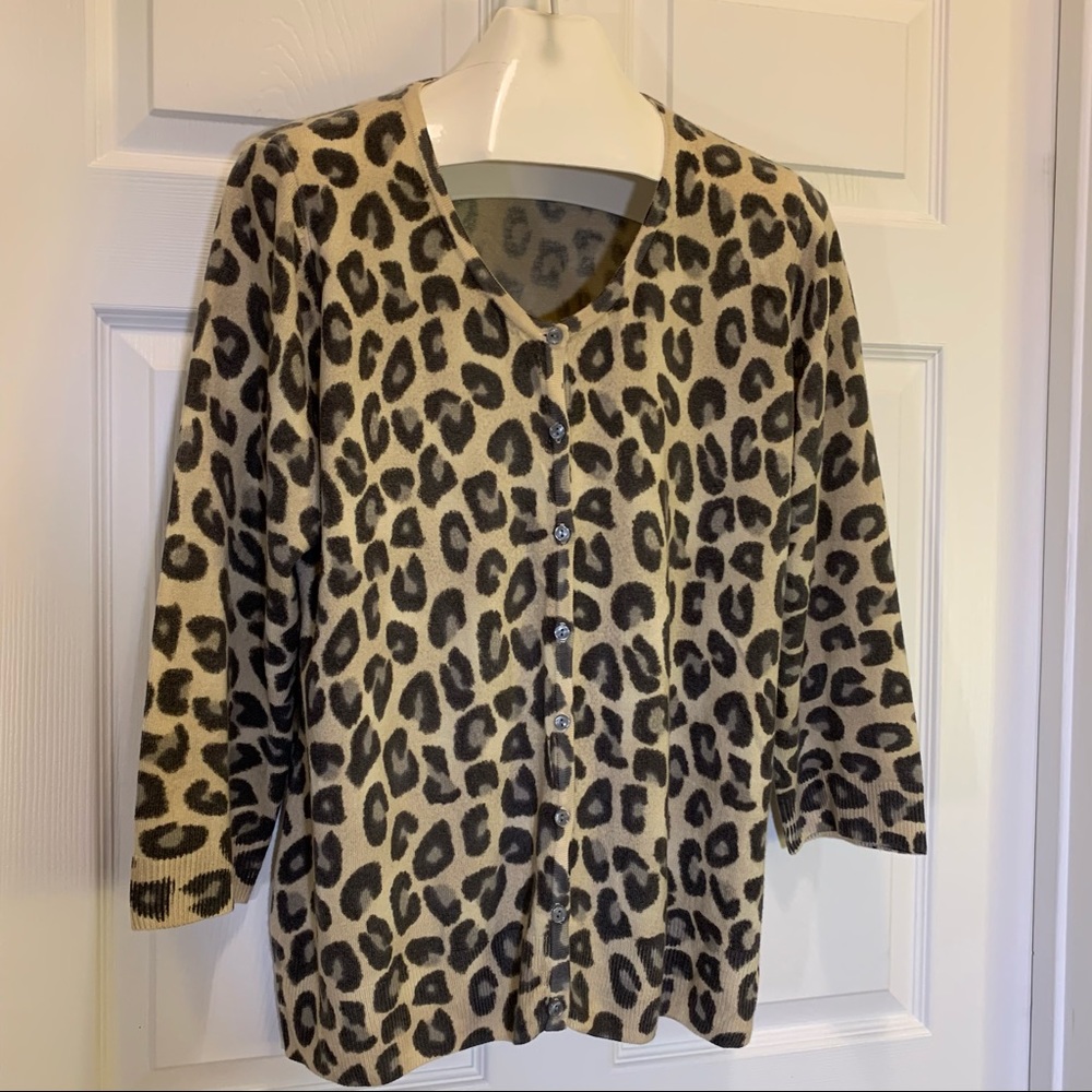 CATO Woman NWOT Leopard Cardigan Size 22/24W